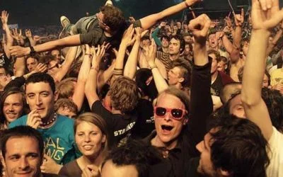 Kunden müssen, Fans wollen!